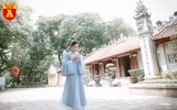 Thiếu nữ Hà Nội đẹp dịu dàng với áo dài cổ phục Việt Nam